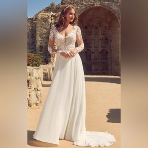 Maggie sottero wedding gown. Unaltered, never been worn, with tags, size 6